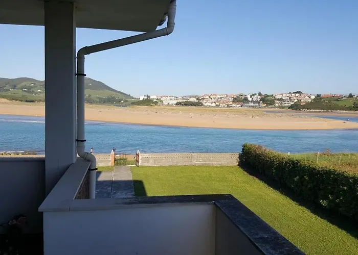 Chalet En Playa Robayera